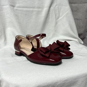 Girls burgundy patent shoes